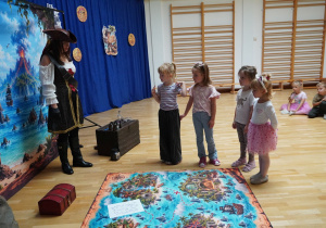 Pięciolatki podczas spotkania z piratami