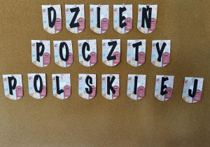 Napis "Dzień Poczty Polskiej"