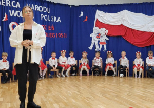 pani dyrektor składa podziękowania