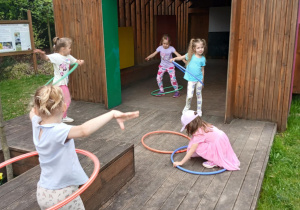 Ćwiczenia z hula-hop
