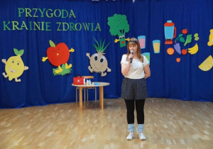 Pani Asia wita dzieci