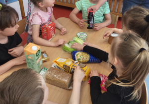 Przyniesione przez dzieci produkty ekologiczne