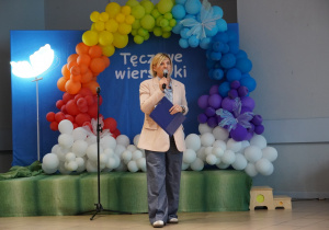 pani dyrektor wita gości
