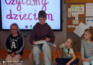 Janek czyta opowiadanie