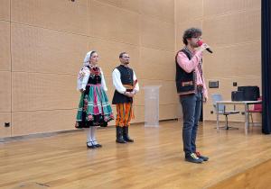 pan Jacek wita wszystkich