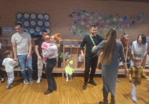 zbawa muzyczno ruchowa powitanka