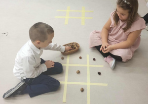 Kodowanie na dywanie z darami natury