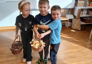 Chłopiec pomaga Boromirkowi