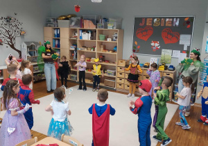 Zabawa muzyczno - ruchowa