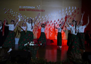 Taniec uczennic z ZSP