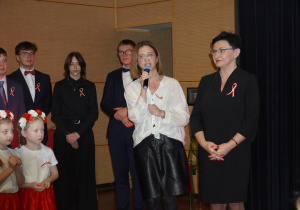 Pani dyrektor dziękuje przedszkolakom