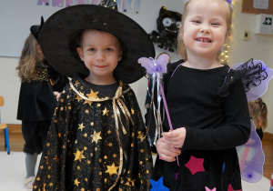 dzieci w swoich strojach