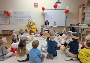 pani opowiada o historii dnia misia