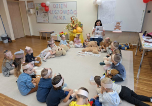 pani opowiada o historii dnia misia