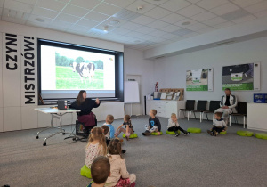 dzieci odgadują odgłosy zwierząt