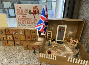 Świąteczny projekt „Elf on the Shelf”
