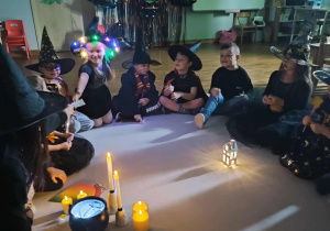 Odczytujemy wylosowane wróżby