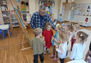 dzieci dziekują dzieciom za przybycie