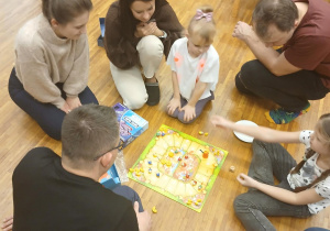 Rodzinne granie na dywanie