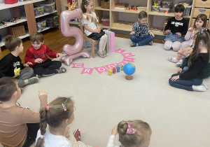 Marcelinka wybiera dzieci do zabawy