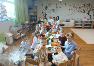 Wszyscy przy wigilijnym stole