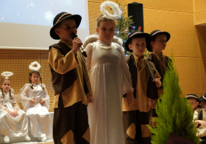 dzieci mówią swoje role