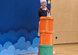 aktorzy występuja na scenie