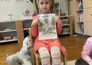 kinga pokazuje zdjęcia