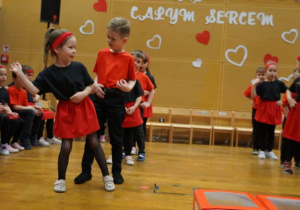 5-latki tańczą