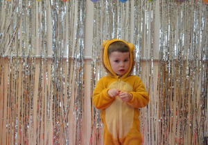 Antoś prezentuje swój strój