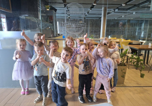 wspólne zdjecie w pizzeri