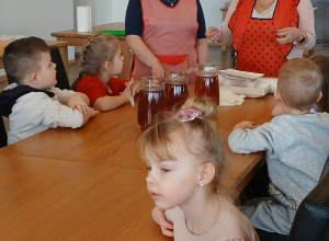 Pieczemy faworki razem z KGW Woliczanki