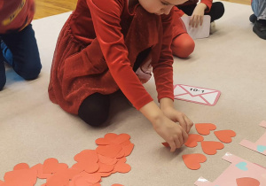 Kinga liczy serduszka