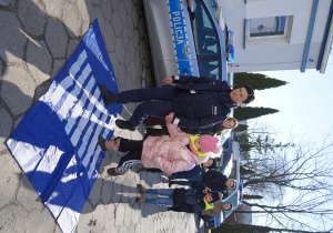 Ala i pani policjant przechodzą przez pasy