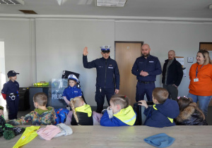 Policjanci opowiadają o swojej pracy