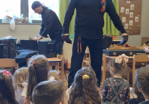 pan Witek w zimowym stroju