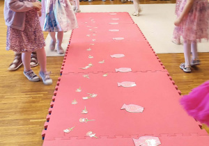 Dopasowywanie róży do wazonu