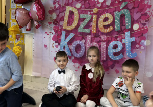 Chłopiec trzyma "tykającą bombę"