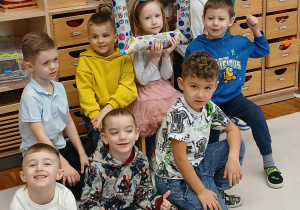 Pamiątkowe zdjęcie z chłopcami