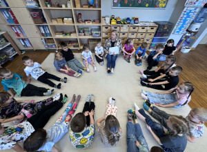 Dzień kolorowej skarpetki w pięciolatkach