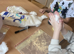 Mali ogrodnicy - hodowla fasoli.