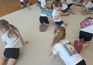 gimnastyka z książkami