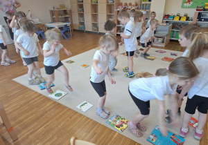 gimnastyka z książkami