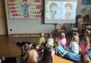 Oglądamy film edukacyjny