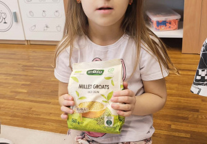 Tosia z ekologiczną kaszę jaglaną