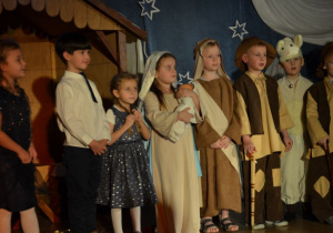 dzieci śpiewają pastorałkę1
