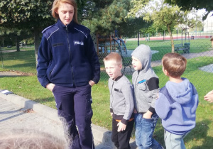 pani policjantka opowiada o pracy w policji