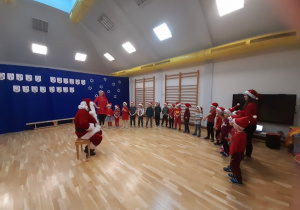 Nasz kochany Mikołaj - dzieci śpiewaja dla Mikołaja